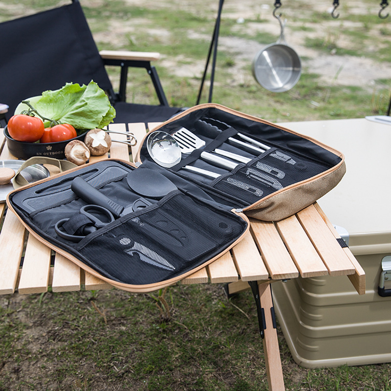 8-delige campingkeukenset met  - Camping Cooking Books recensie en prijs
