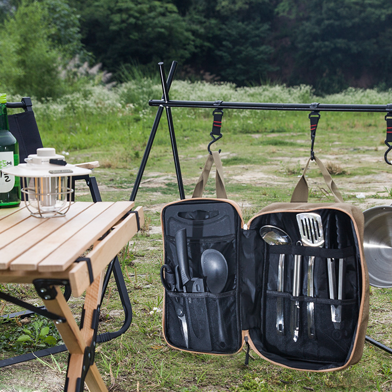8-delige campingkeukenset met  - Camping Cooking Books recensie en prijs